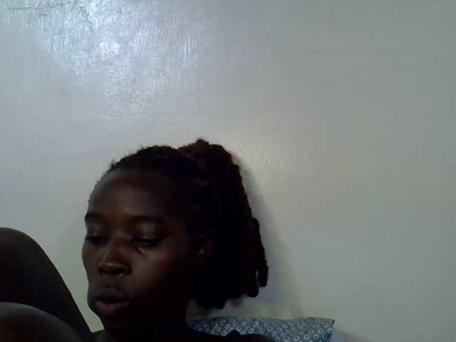 miss-vibes live cam on BongaCams