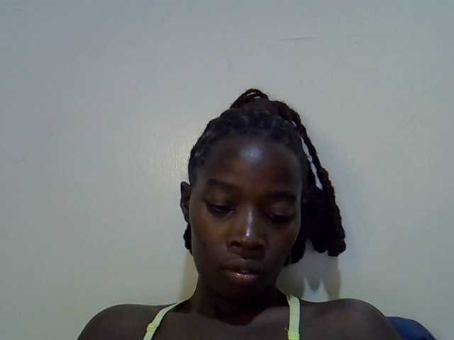 miss-vibes live cam on BongaCams