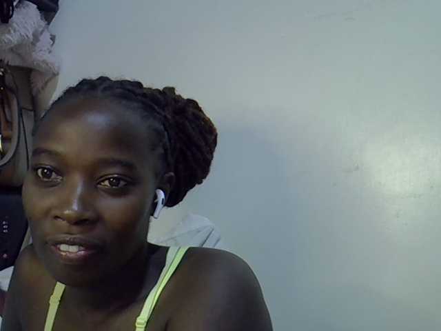 miss-vibes live cam on BongaCams