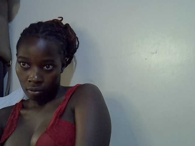 miss-vibes live cam on BongaCams
