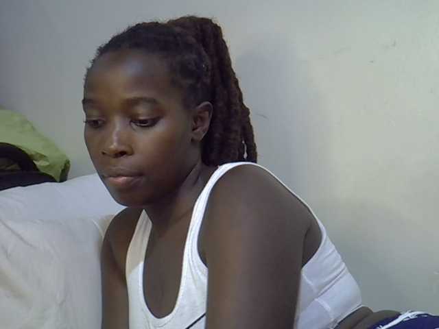 miss-vibes live cam on BongaCams