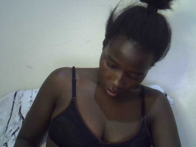 miss-vibes live cam on BongaCams
