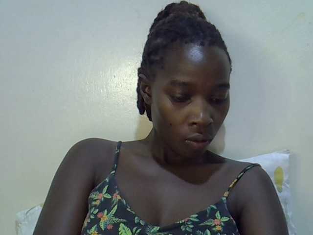 miss-vibes live cam on BongaCams