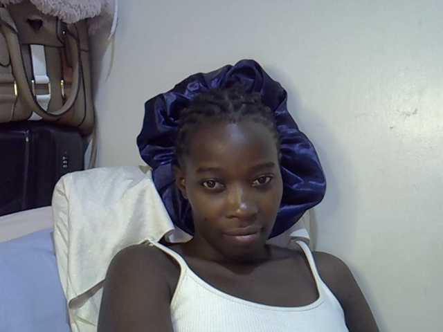 miss-vibes live cam on BongaCams