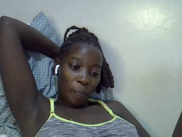 miss-vibes live cam on BongaCams