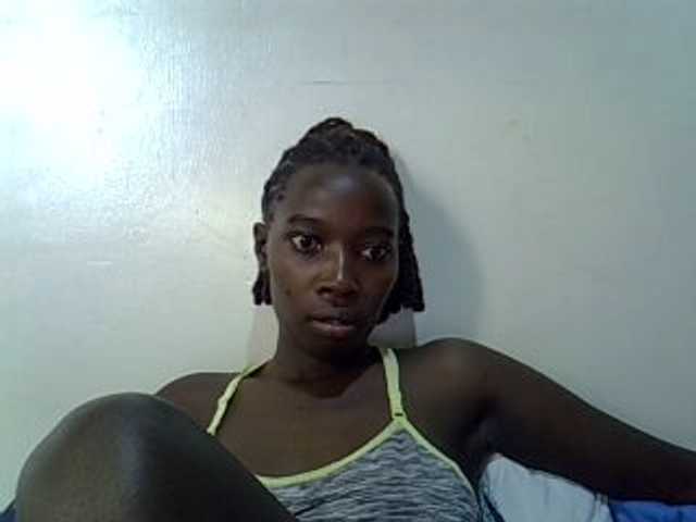 miss-vibes live cam on BongaCams