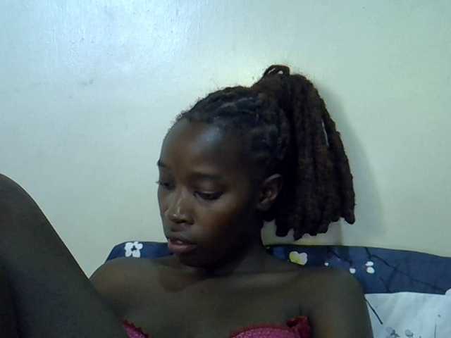 miss-vibes live cam on BongaCams