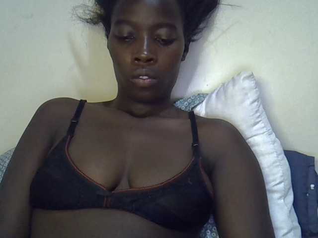 miss-vibes live cam on BongaCams