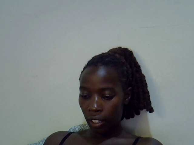 miss-vibes live cam on BongaCams