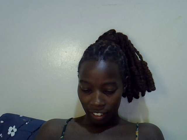 miss-vibes live cam on BongaCams