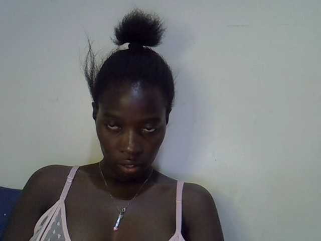 miss-vibes live cam on BongaCams