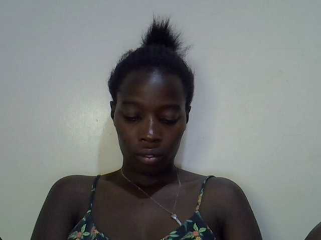 miss-vibes live cam on BongaCams