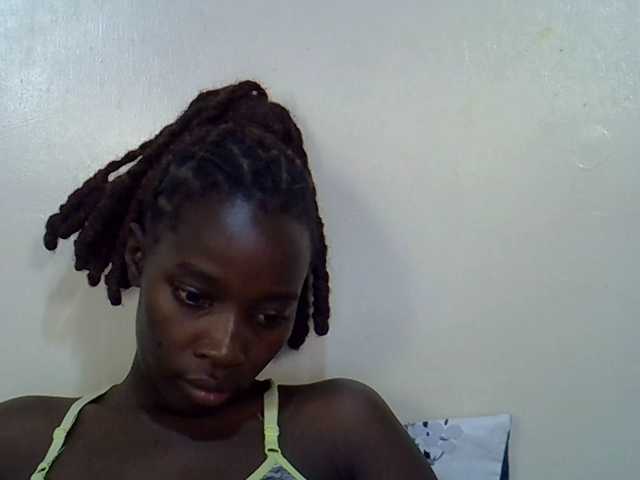 miss-vibes live cam on BongaCams
