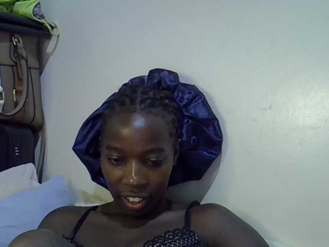 miss-vibes live cam on BongaCams