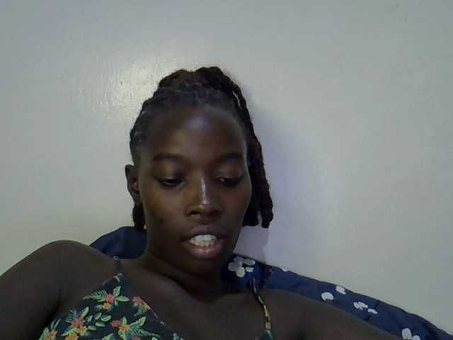 miss-vibes live cam on BongaCams