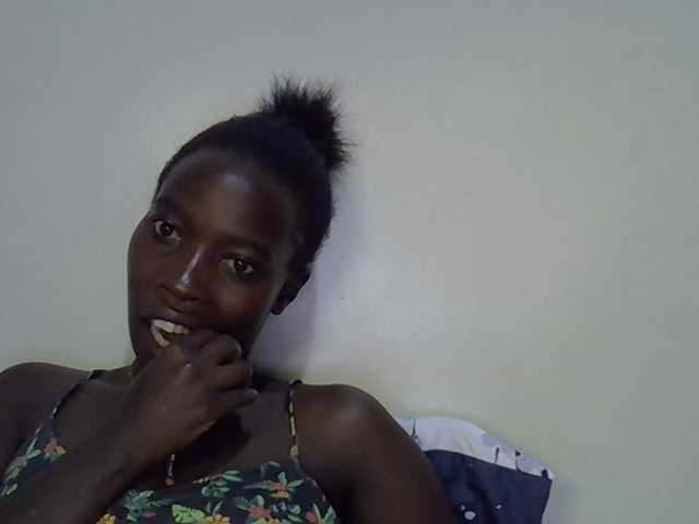 miss-vibes live cam on BongaCams