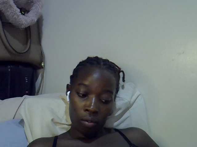 miss-vibes live cam on BongaCams