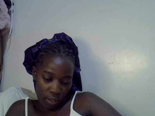 miss-vibes live cam on BongaCams