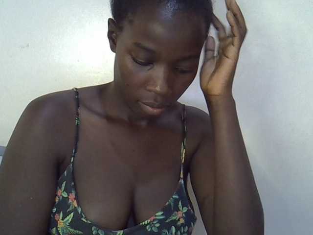 miss-vibes live cam on BongaCams
