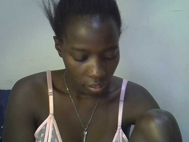 miss-vibes live cam on BongaCams