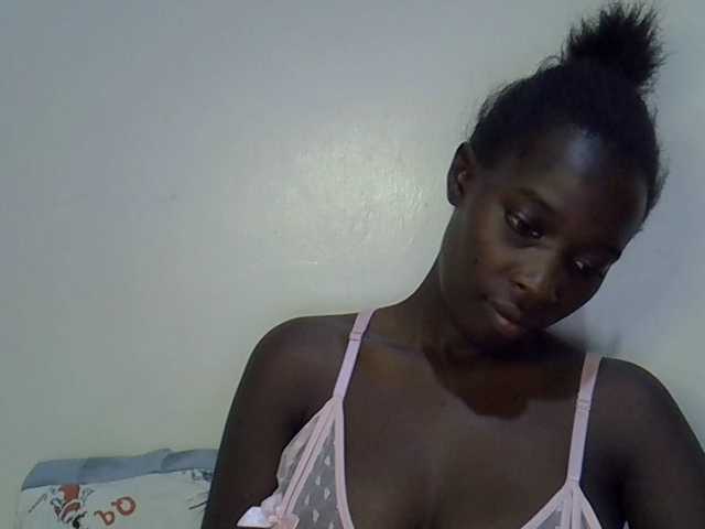 miss-vibes live cam on BongaCams