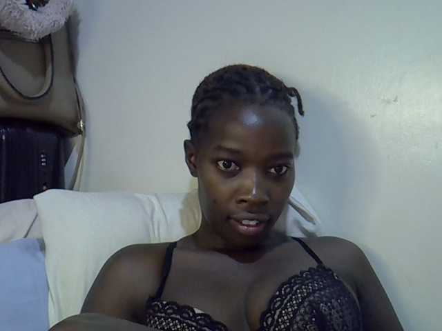 miss-vibes live cam on BongaCams
