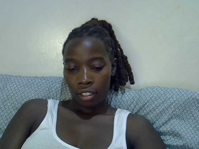miss-vibes live cam on BongaCams
