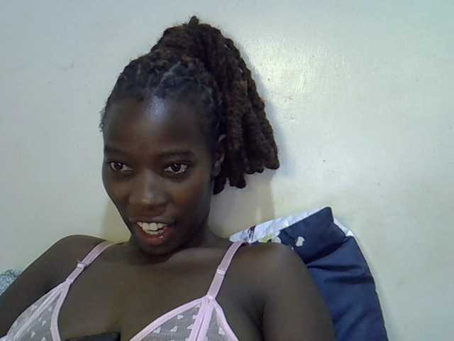 miss-vibes live cam on BongaCams