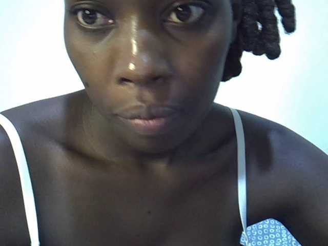 miss-vibes live cam on BongaCams