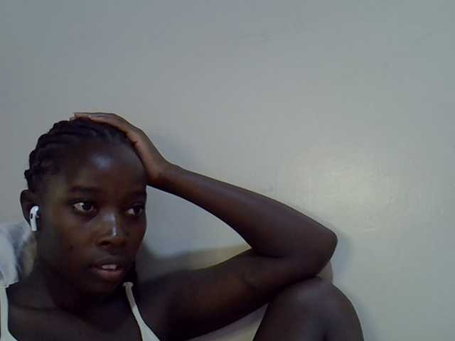 miss-vibes live cam on BongaCams