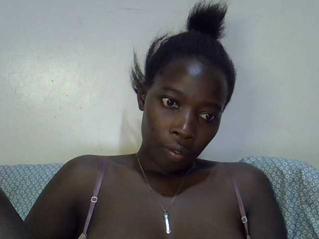 miss-vibes live cam on BongaCams