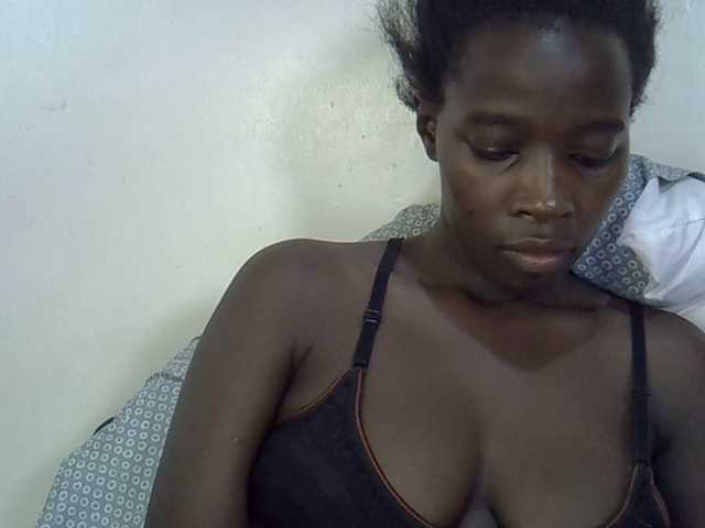 miss-vibes live cam on BongaCams