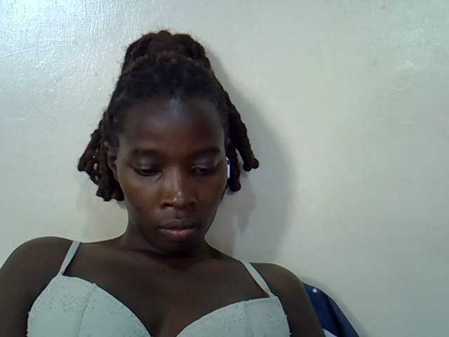 miss-vibes live cam on BongaCams