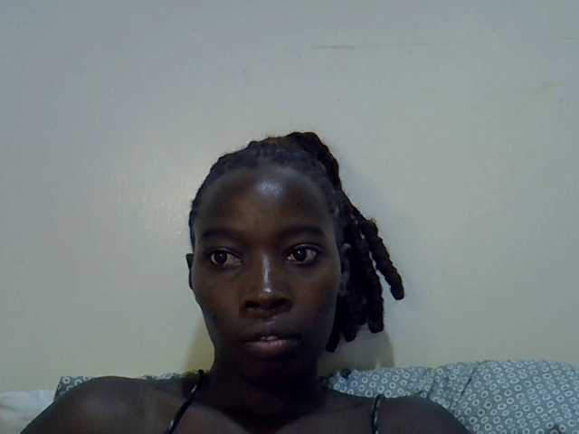 miss-vibes live cam on BongaCams