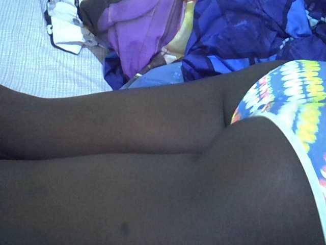 miss-vibes live cam on BongaCams