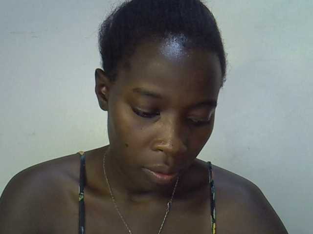 miss-vibes live cam on BongaCams