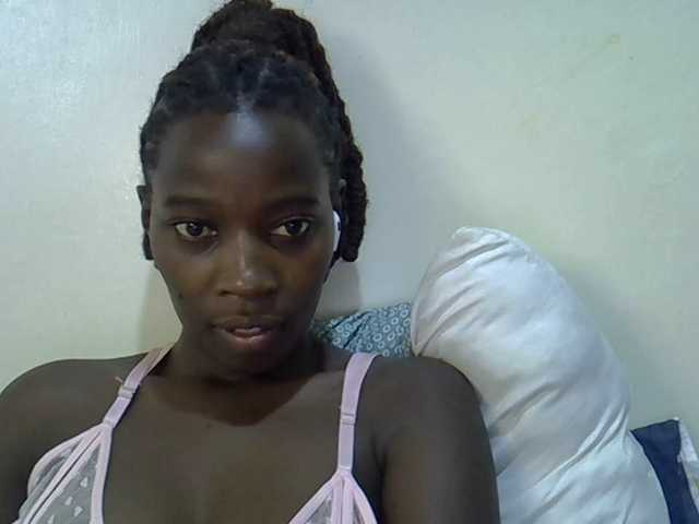 miss-vibes live cam on BongaCams
