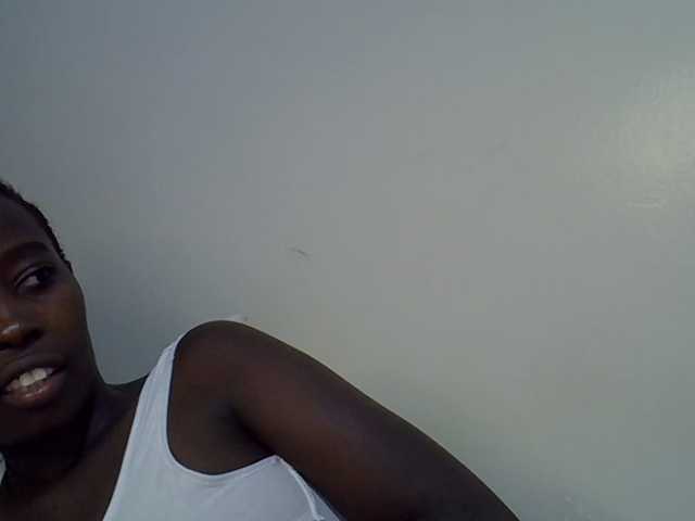 miss-vibes live cam on BongaCams