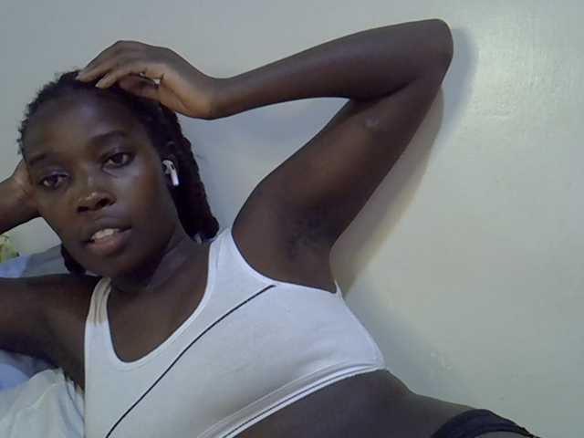 miss-vibes live cam on BongaCams