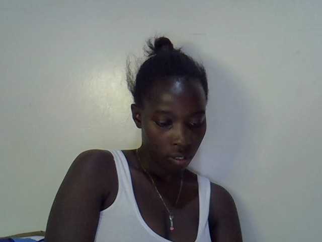 miss-vibes live cam on BongaCams