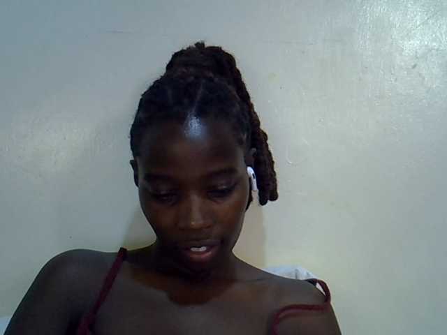 miss-vibes live cam on BongaCams