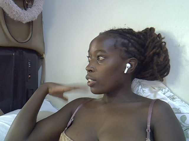 miss-vibes live cam on BongaCams