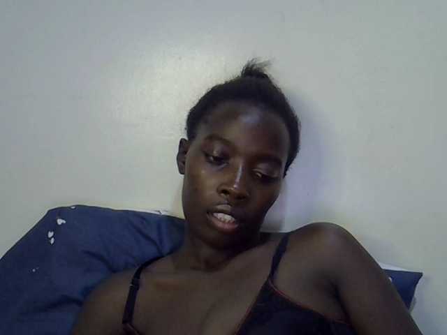 miss-vibes live cam on BongaCams