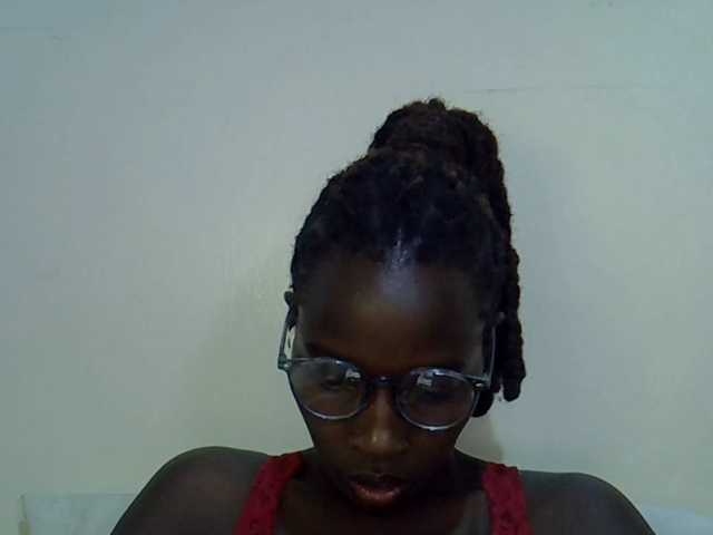miss-vibes, live now on BongaCams