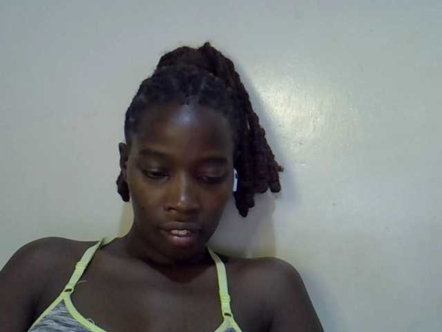 miss-vibes — live female cam