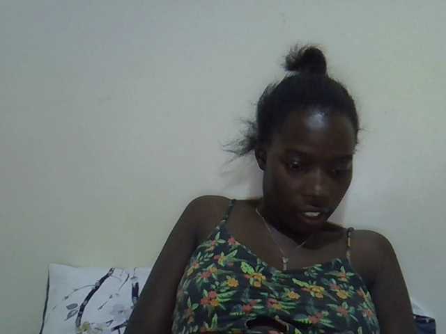 miss-vibes live cam on BongaCams