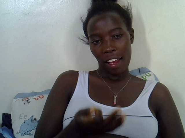 miss-vibes live cam on BongaCams