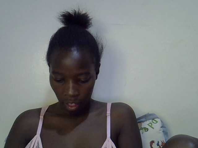miss-vibes live cam on BongaCams