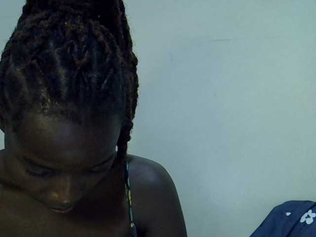 miss-vibes live cam on BongaCams