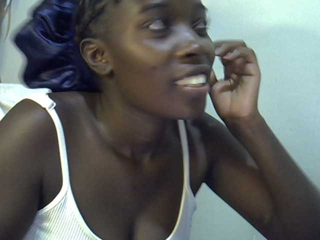 miss-vibes live cam on BongaCams